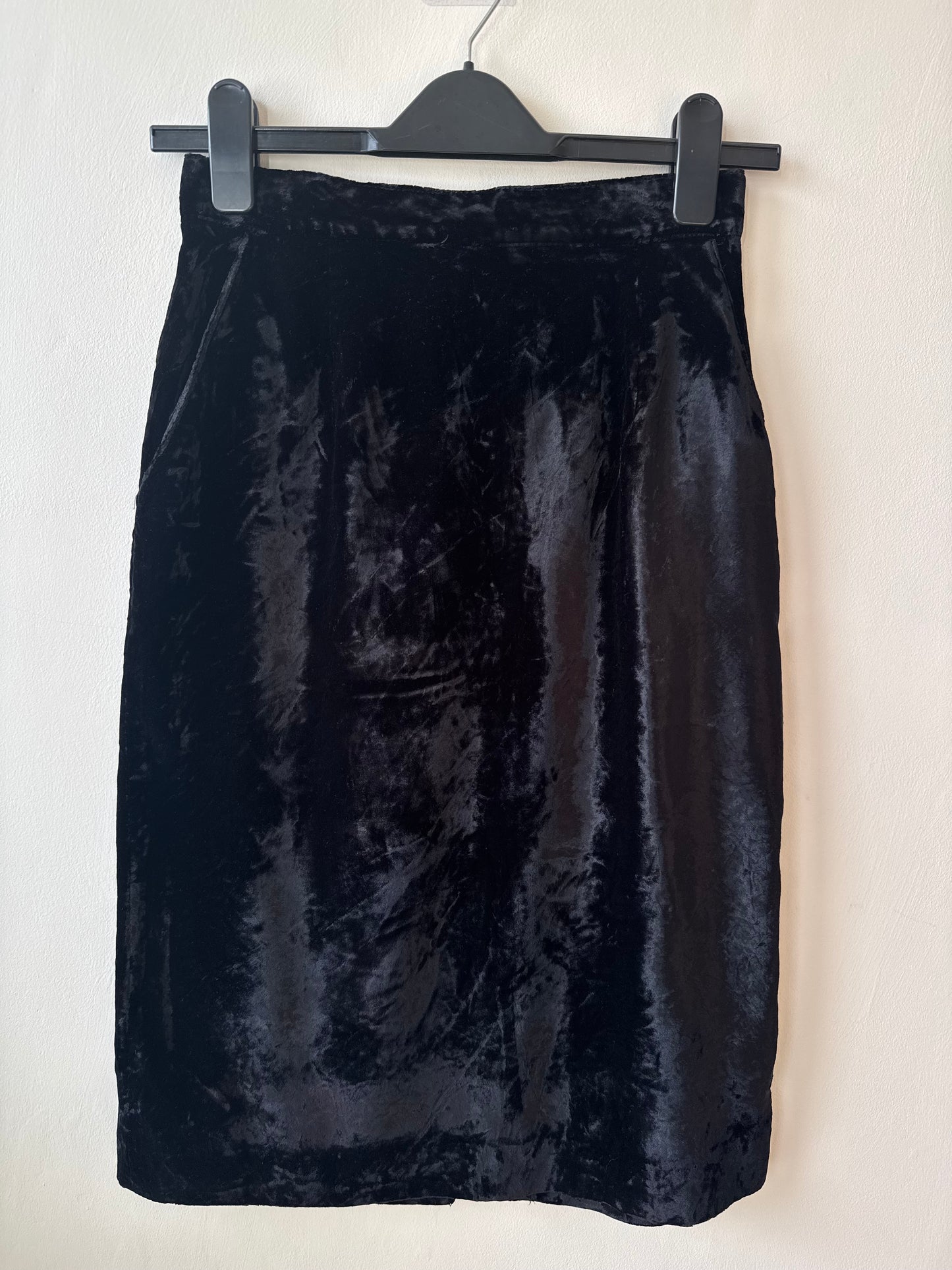 VINTAGE LONDON FOG VELVET SKIRT. black