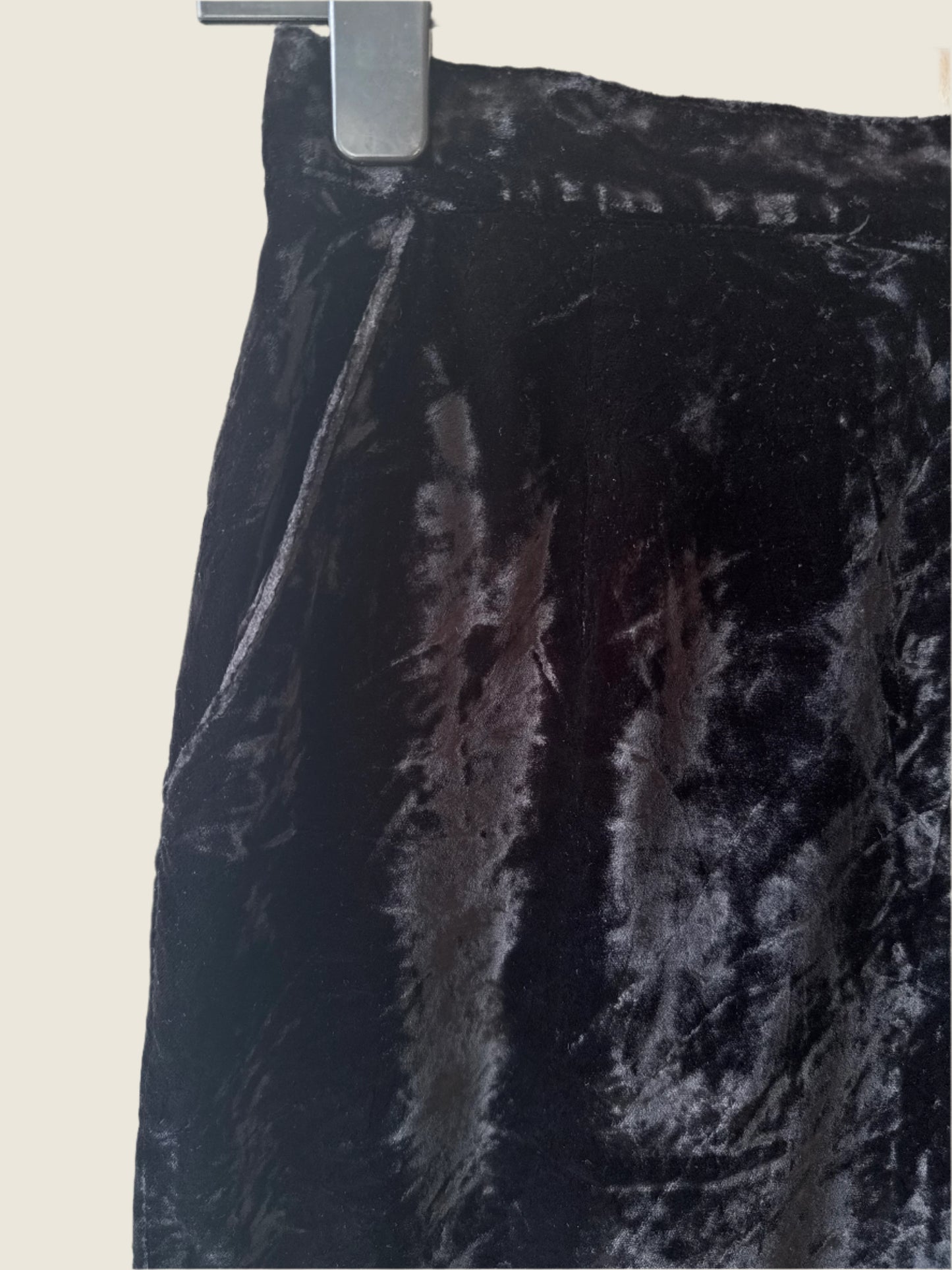 VINTAGE LONDON FOG VELVET SKIRT. black