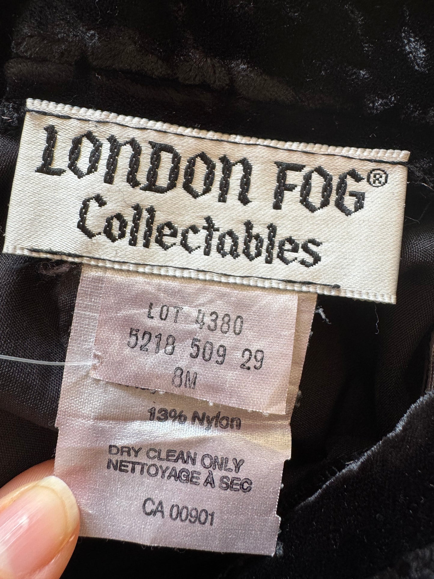 VINTAGE LONDON FOG VELVET SKIRT. black