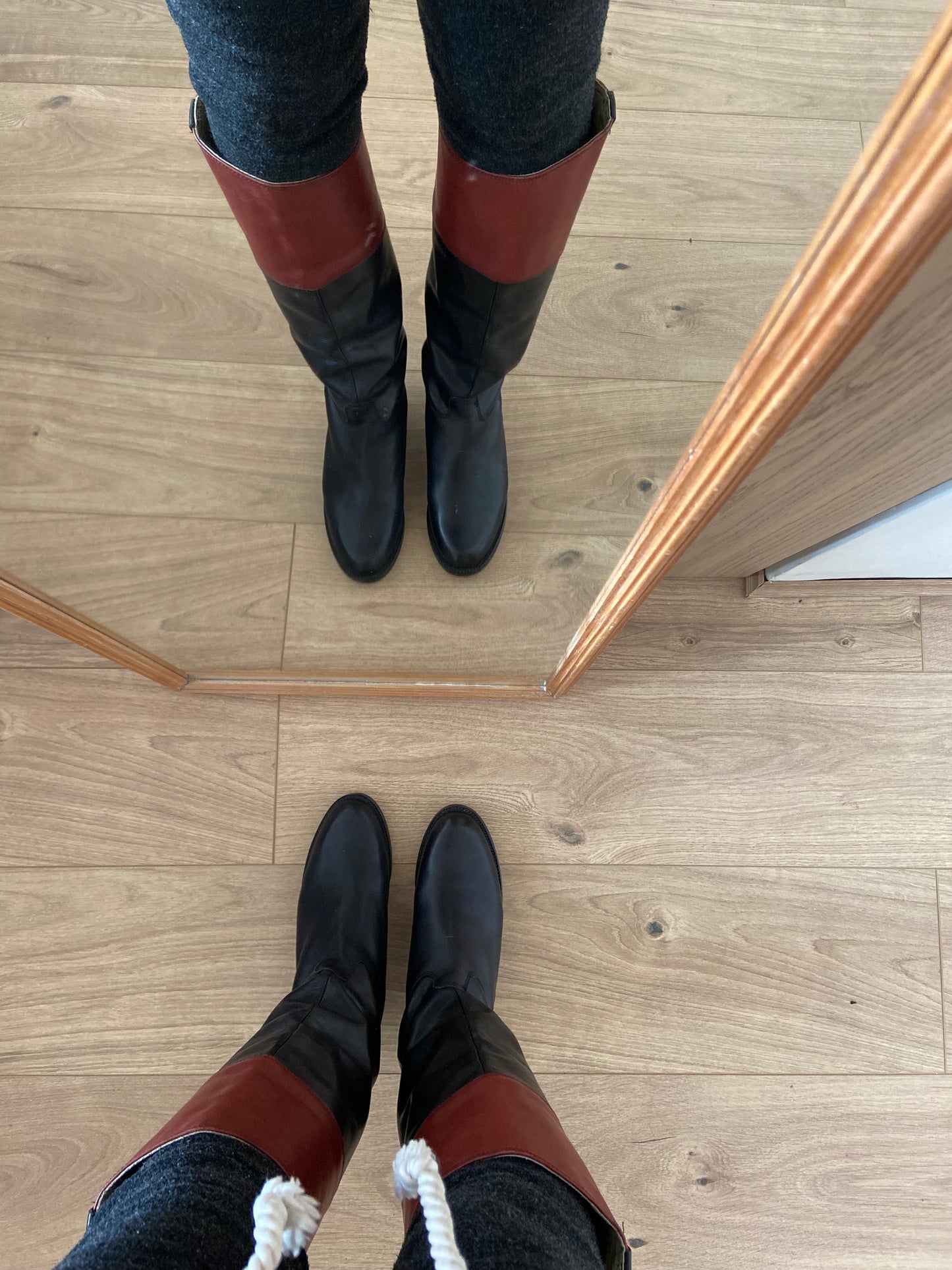 VINTAGE NEW LEATHER BOOTS, size 4