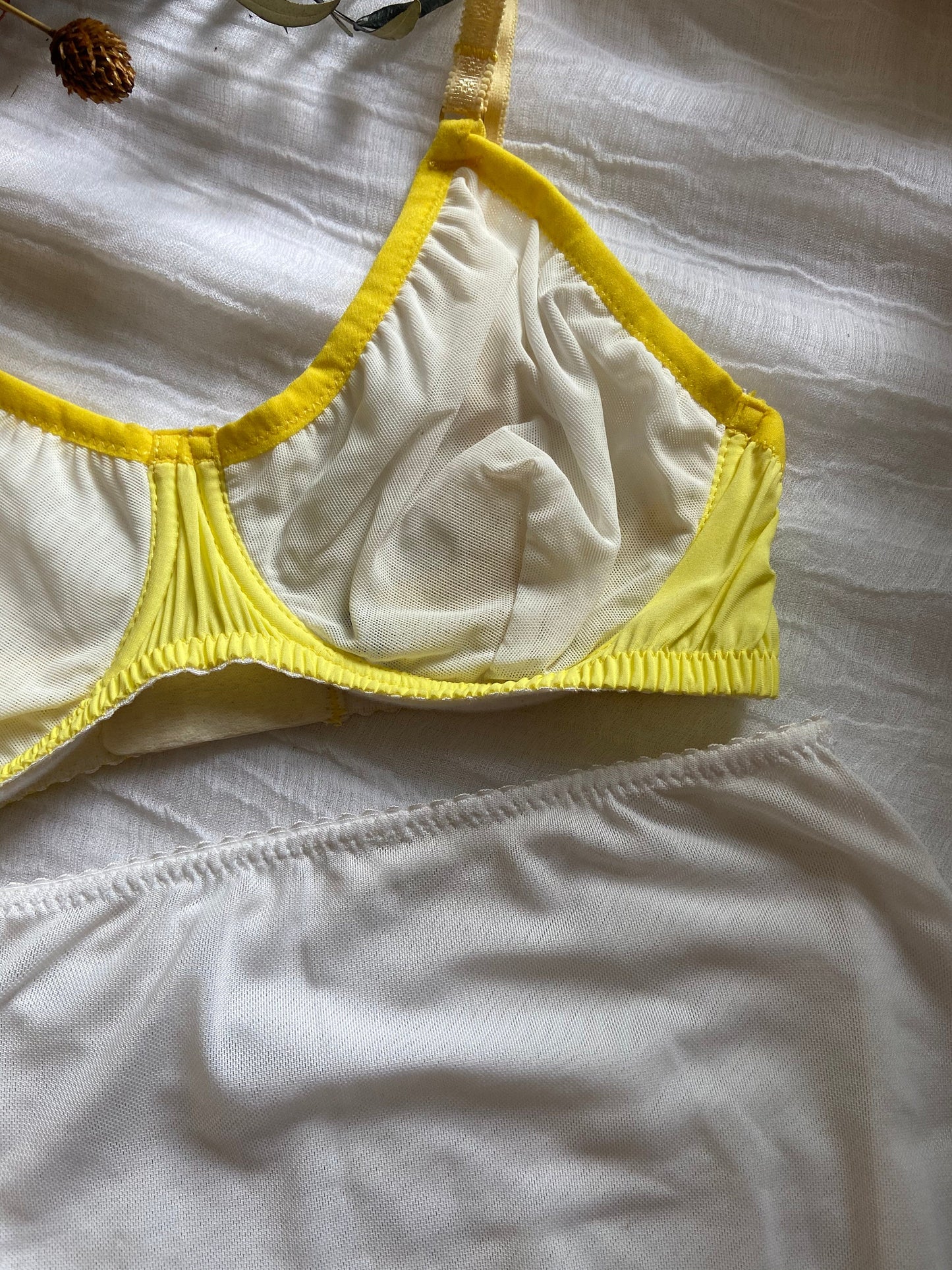 ZARA lingerie set / 32B US/75B EU, S-M panties