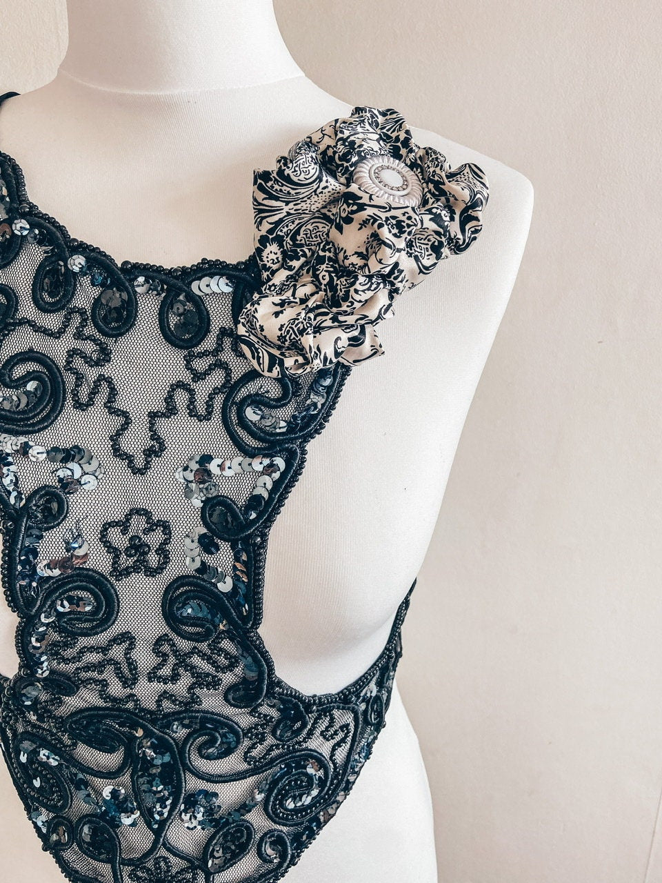 SEQUIN APPLIQUE BODY ACCESSORY