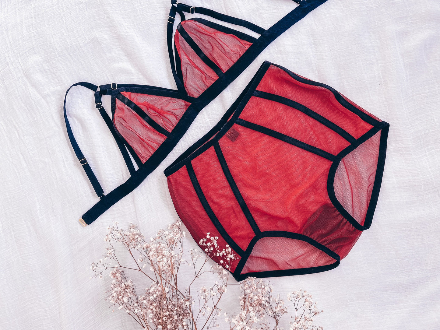 BETTY RED&BLACK lingerie set / S, M, L sizes