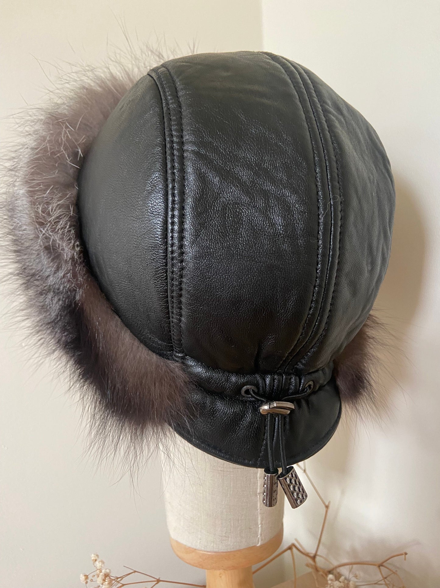 VINTAGE GREY FOX FUR hat with black leather