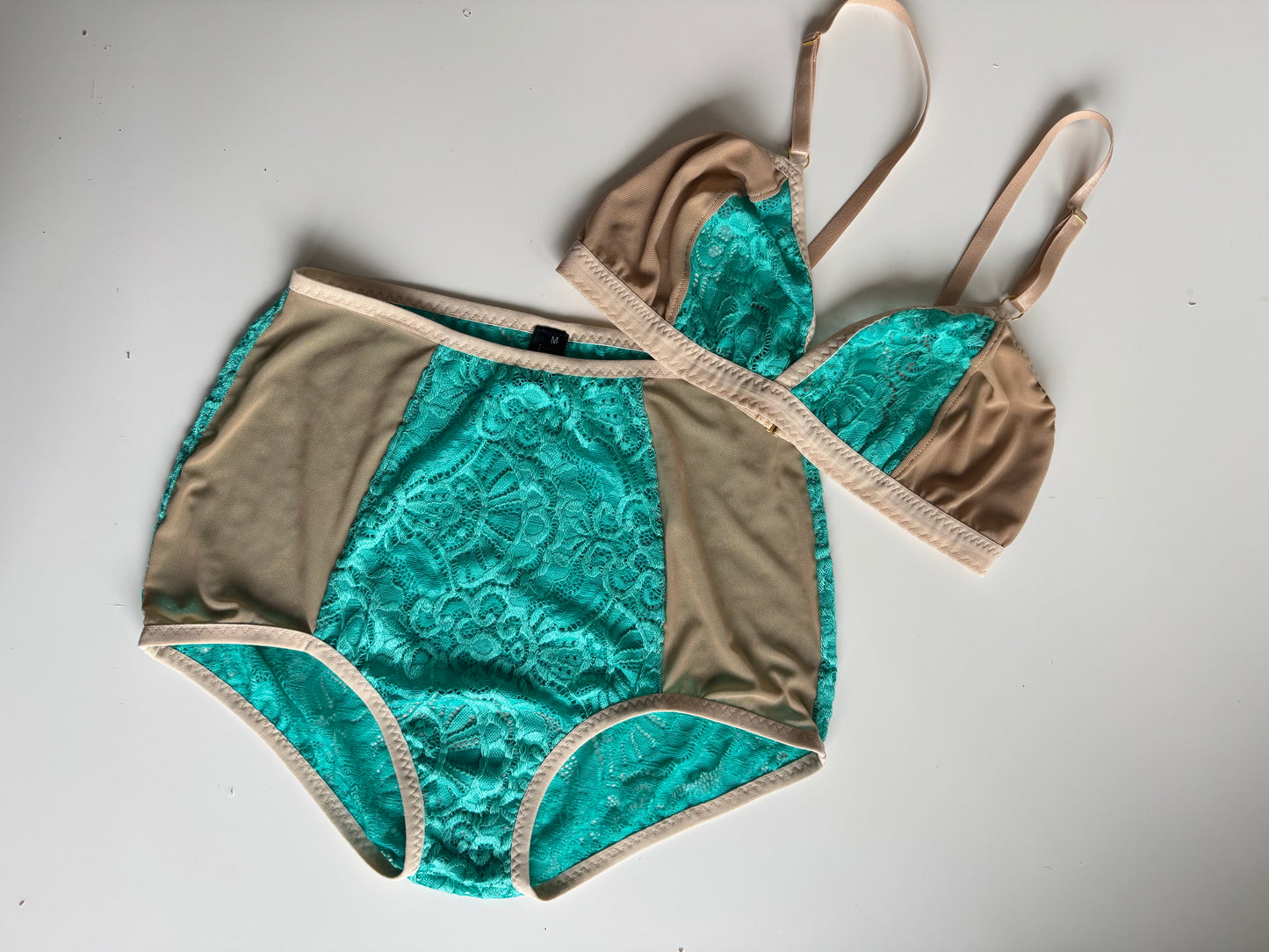 KAREN TURQUISE and NUDE lingerie set / 36C/M size