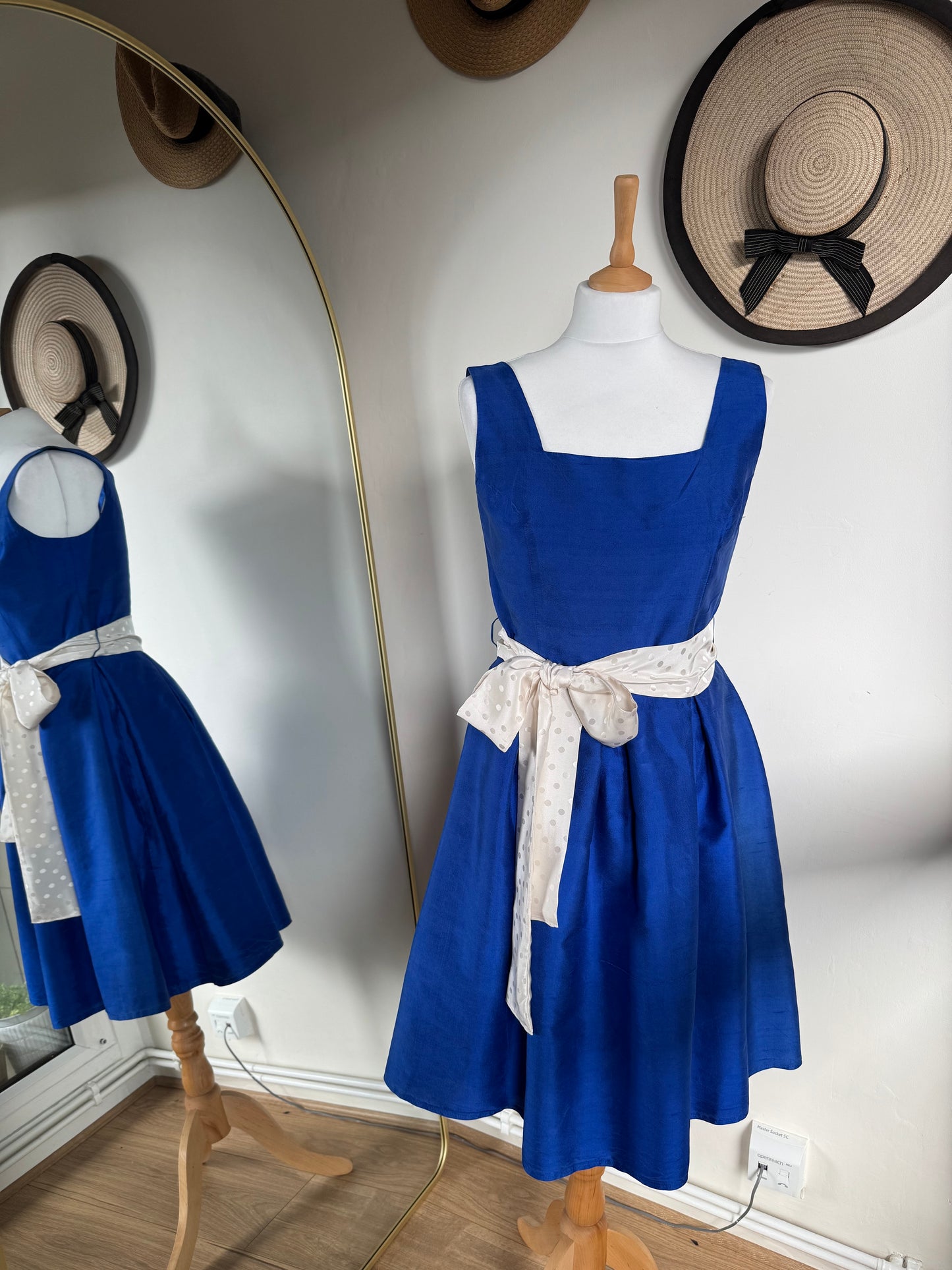 Vintage C&A SILK TEA DRESS 50s style
